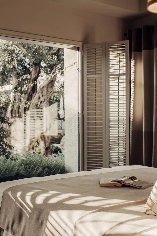 Master Suite, Non Smoking, Pool View