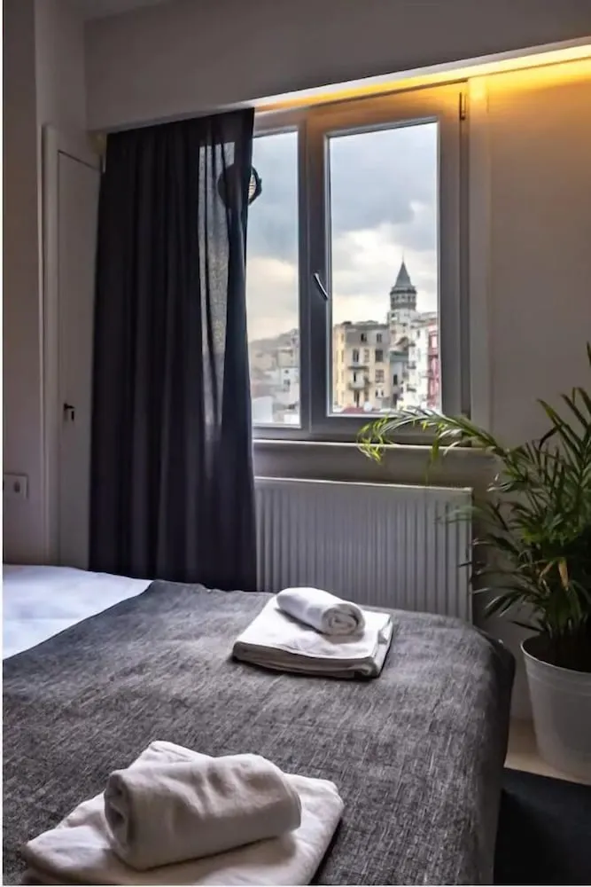 Comfort Tek Büyük Yataklı Oda