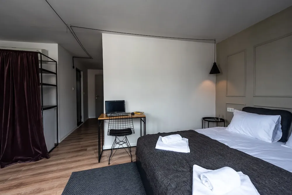 Luxury Tek Büyük Yataklı Oda