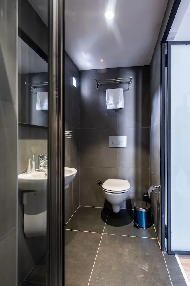 Luxury Tek Büyük Yataklı Oda