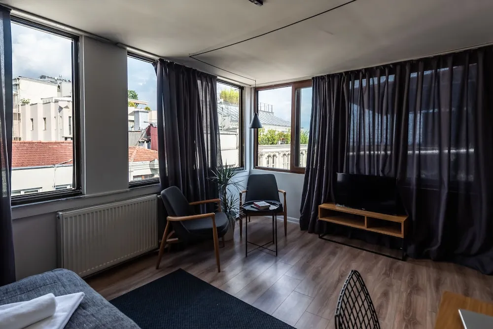 Luxury Tek Büyük Yataklı Oda