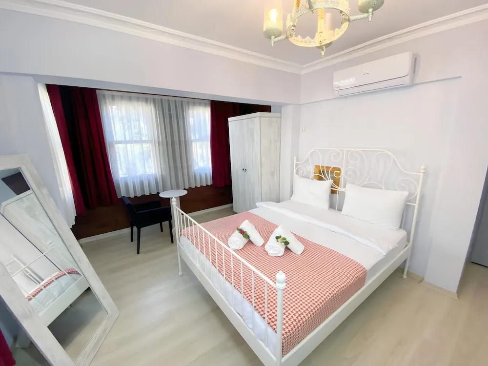 Deluxe Tek Büyük Yataklı Oda