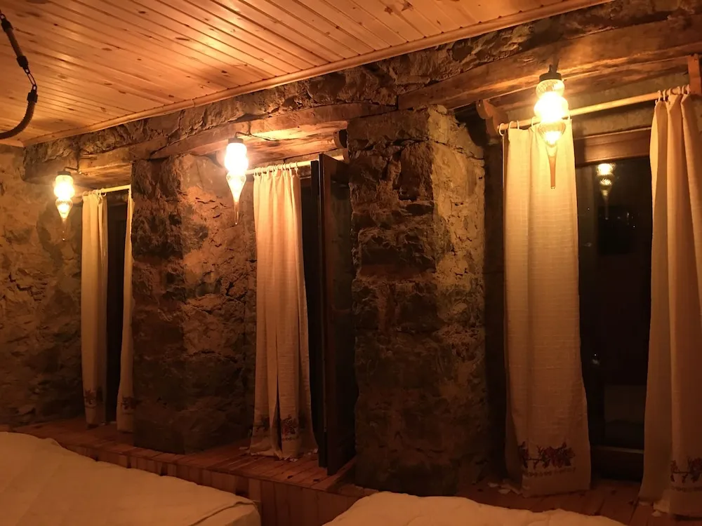 Oda, Dağ Manzaralı, Dağ Yamacı