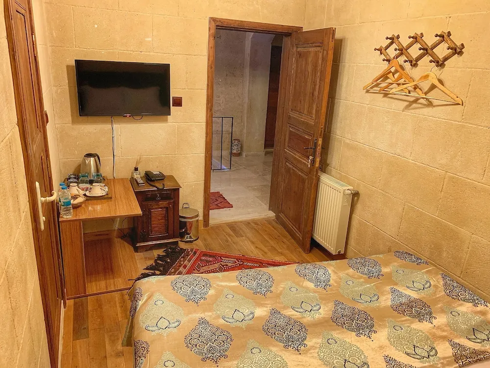 Standard Tek Büyük Yataklı Oda