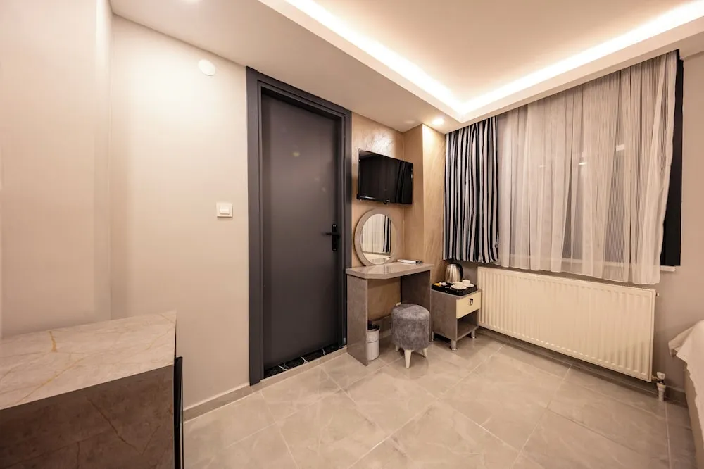 Basic Üç Kişilik Oda