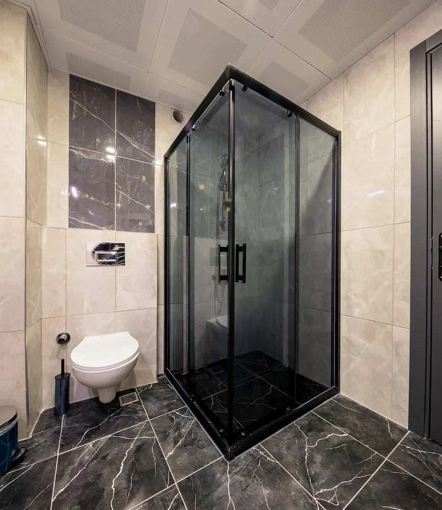 Basic Üç Kişilik Oda