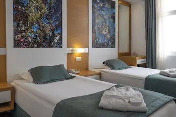 Ladonia Hotels Adakule