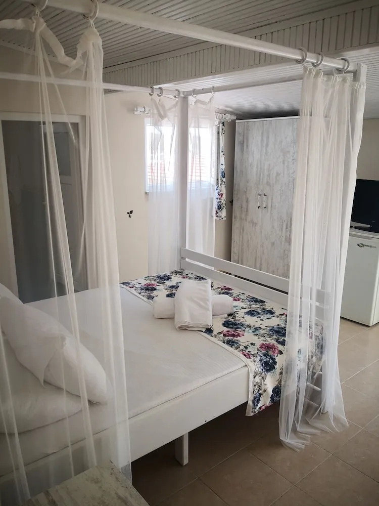 Romantic Tek Büyük Yataklı Oda