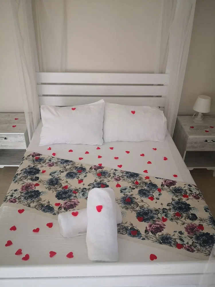 Romantic Tek Büyük Yataklı Oda