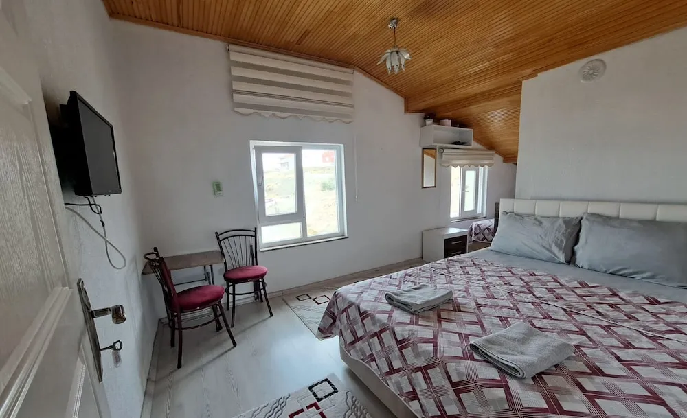 Classic Üç Kişilik Oda