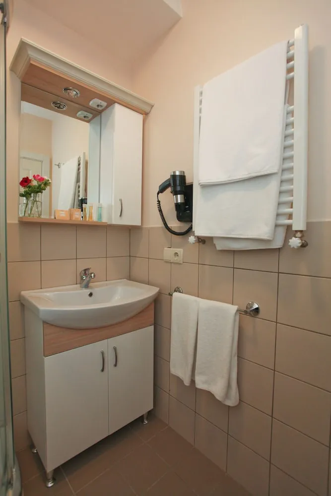 Deluxe Üç Kişilik Oda