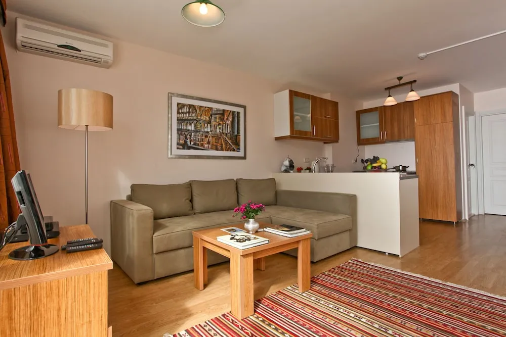 Deluxe Five-Person Room