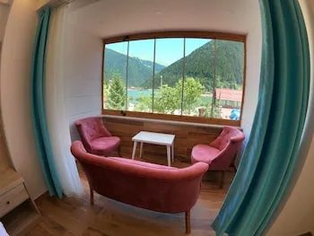 Danis Motel