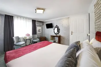 Serenity Hotel