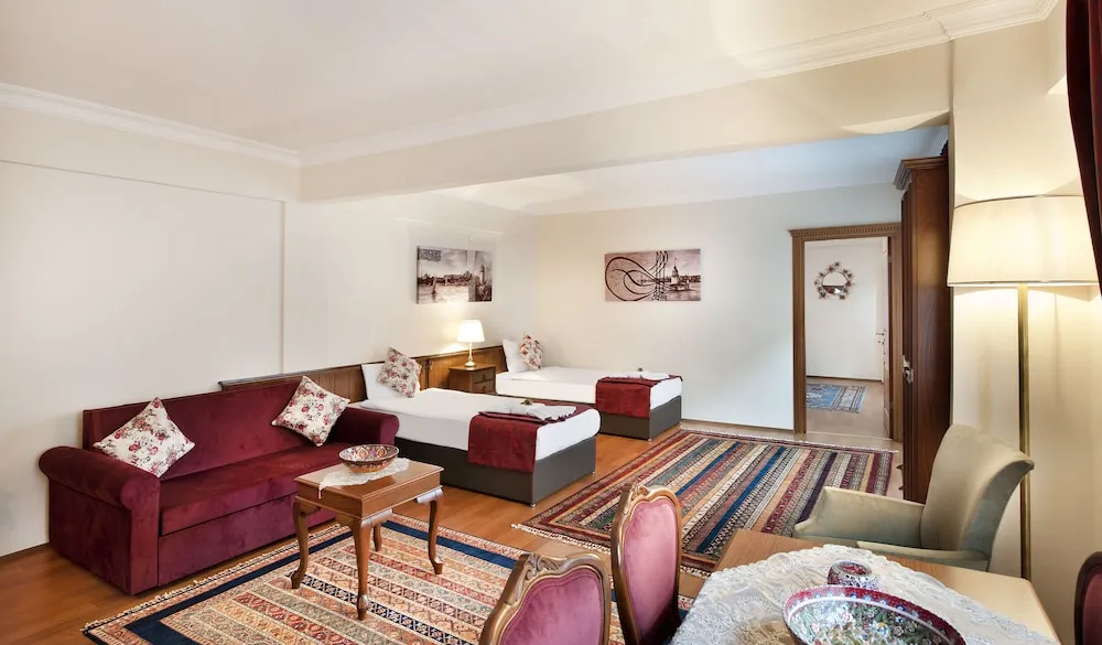 Deluxe Family Suite