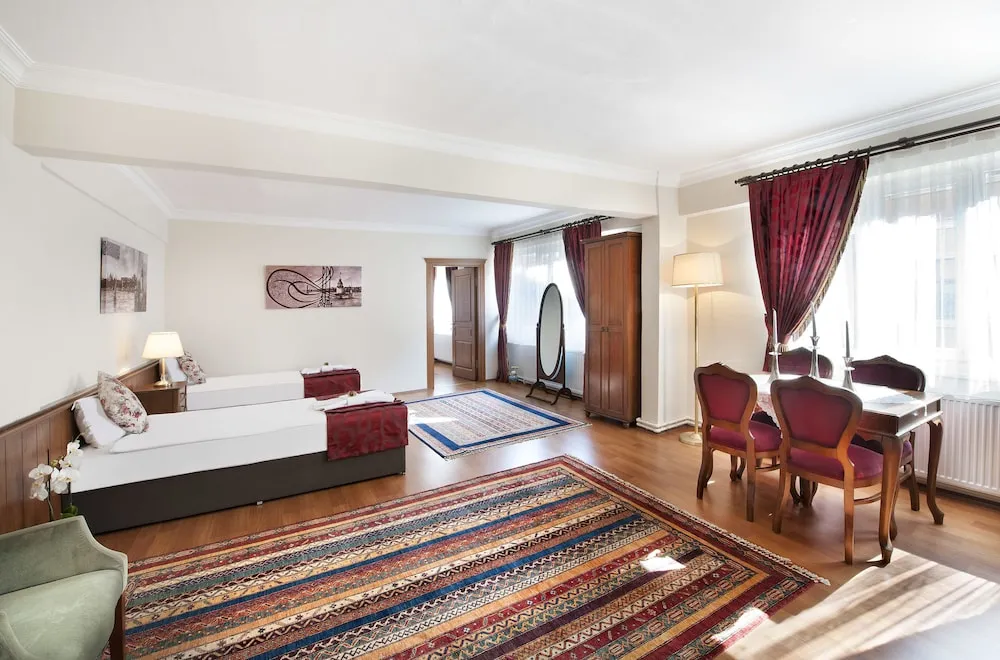 Deluxe Family Suite