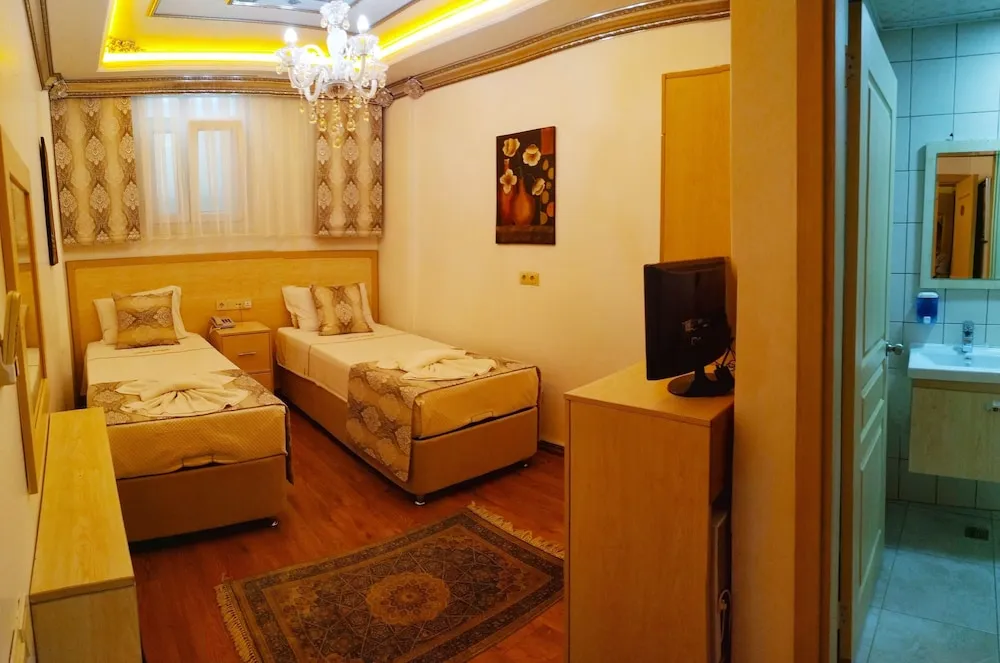 Economy Room, Basement Floor