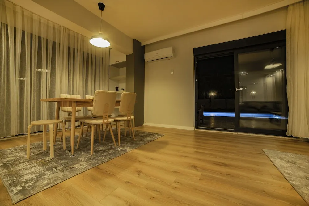 Deluxe Villa, 3 Yatak Odası, Sigara İçilmez, Bahçeli