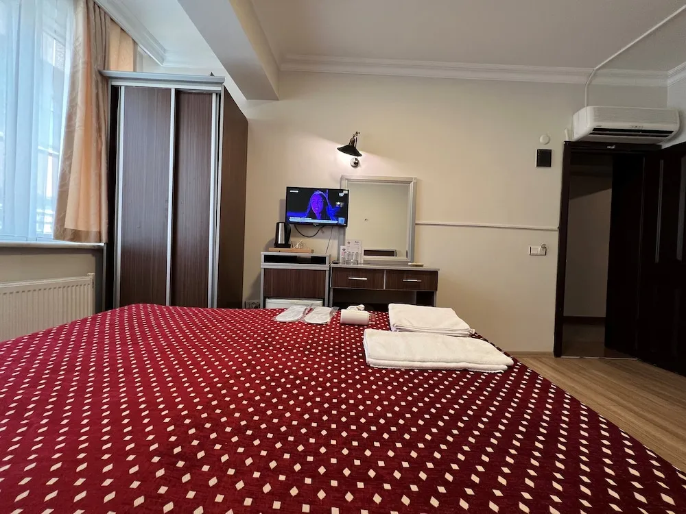 Standard Tek Büyük veya İki Ayrı Yataklı Oda