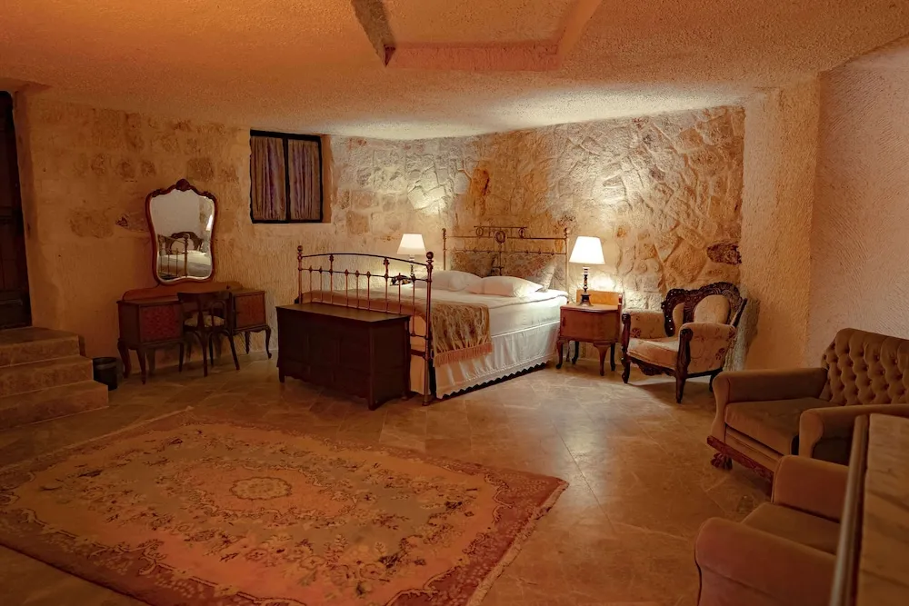 Interior Pool Suite