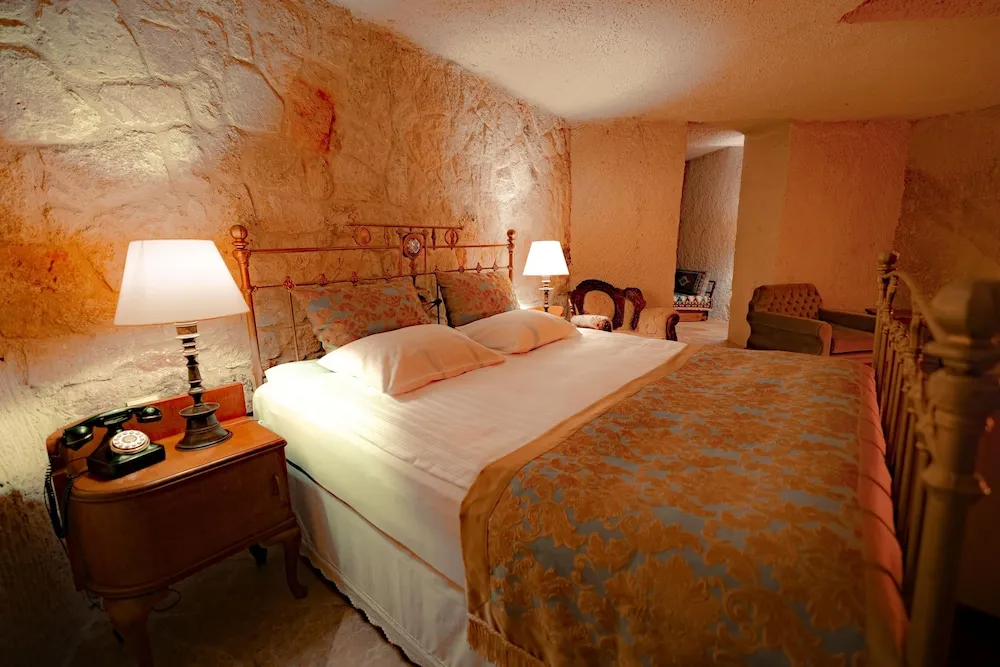 Interior Pool Suite