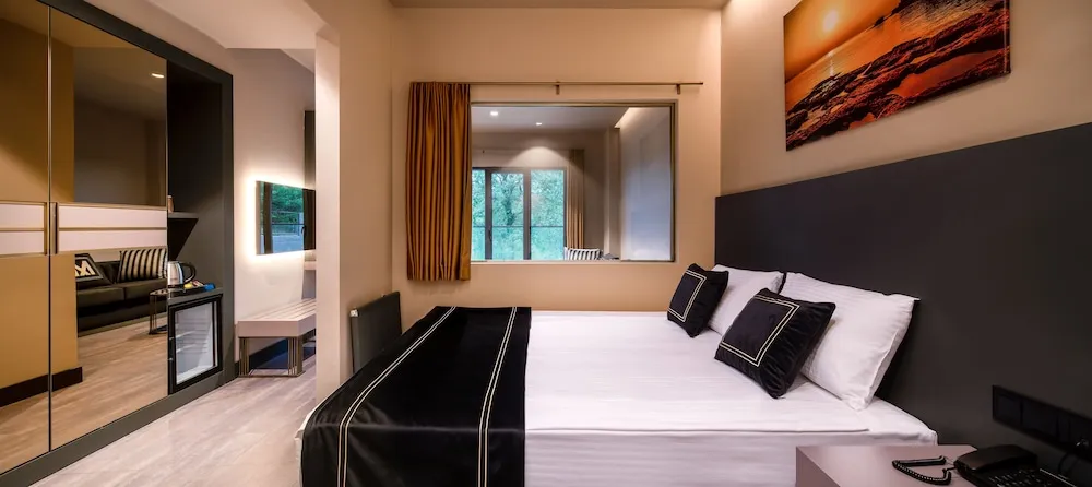 Junior Suite Room