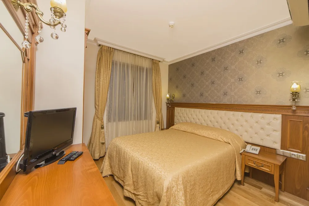 Standard Tek Büyük Yataklı Oda
