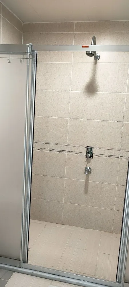 Üç Kişilik Oda