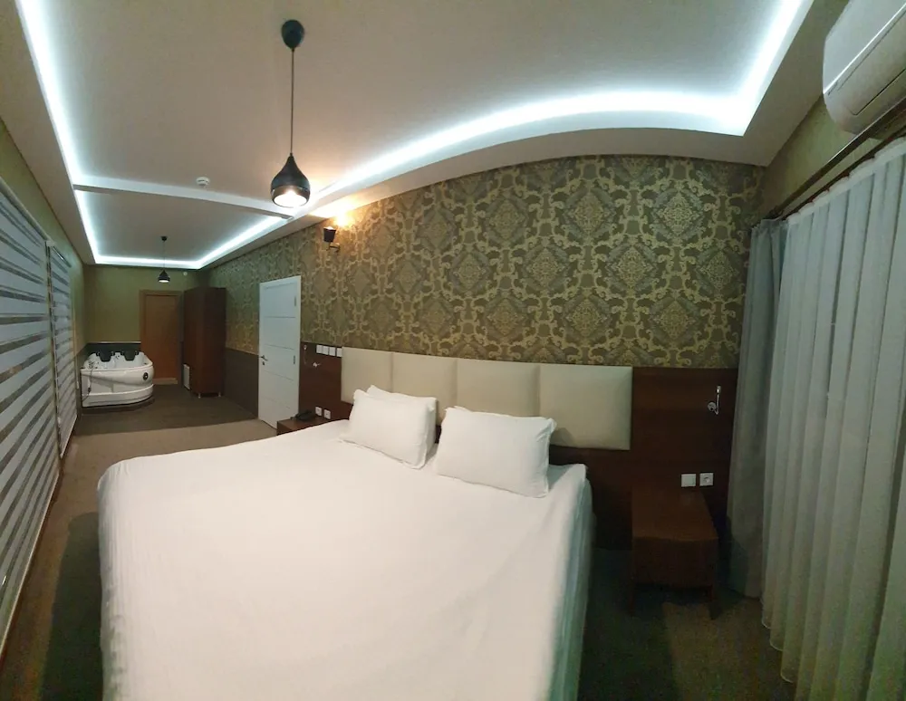Deluxe Tek Büyük Yataklı Oda, Sıcak Su Küveti