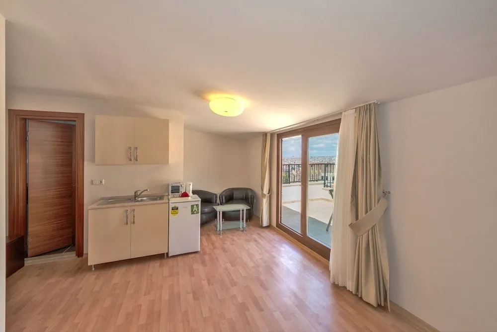 Superior Süit, Teras