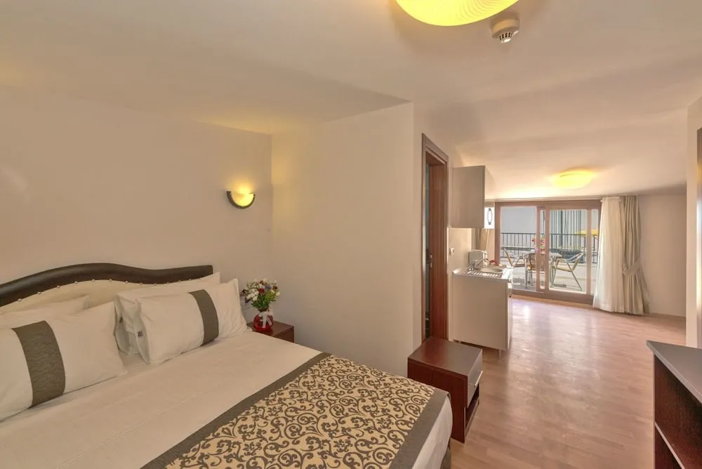 Superior Süit, Teras