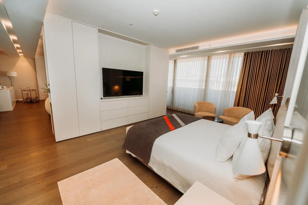 Çatı Katı Süiti (Penthouse), 1 En Büyük (King) Boy Yatak, Sıcak Su Küveti