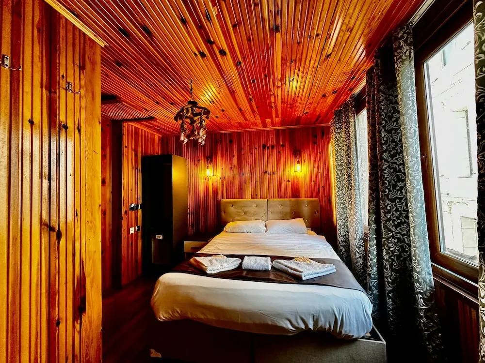 Deluxe Tek Büyük Yataklı Oda, 1 Çift Kişilik Yatak, Şehir Manzaralı
