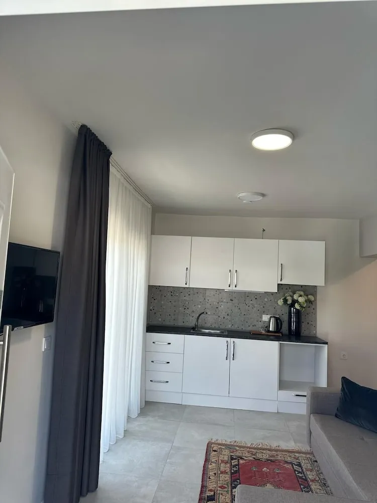 Stüdyo Süit, 1 Büyük (Queen) Boy Yatak ve Çekyat, Balkon, Ek Bina