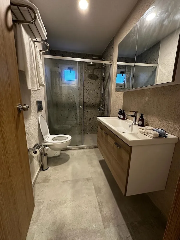 Stüdyo Süit, 1 Büyük (Queen) Boy Yatak ve Çekyat, Balkon, Ek Bina