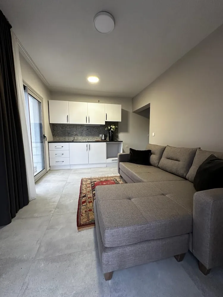 Stüdyo Süit, 1 Büyük (Queen) Boy Yatak ve Çekyat, Balkon, Ek Bina