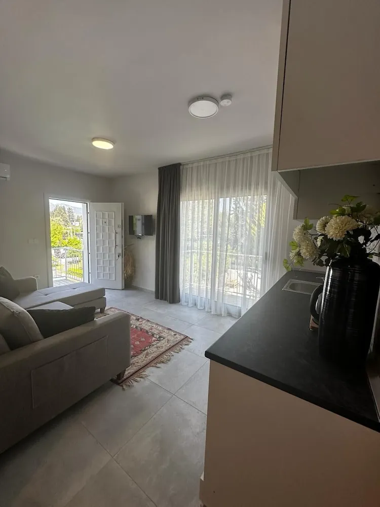 Stüdyo Süit, 1 Büyük (Queen) Boy Yatak ve Çekyat, Balkon, Ek Bina