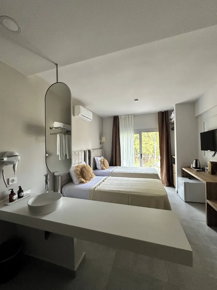 Superior İki Ayrı Yataklı Oda, Balkon, Bahçe Manzaralı