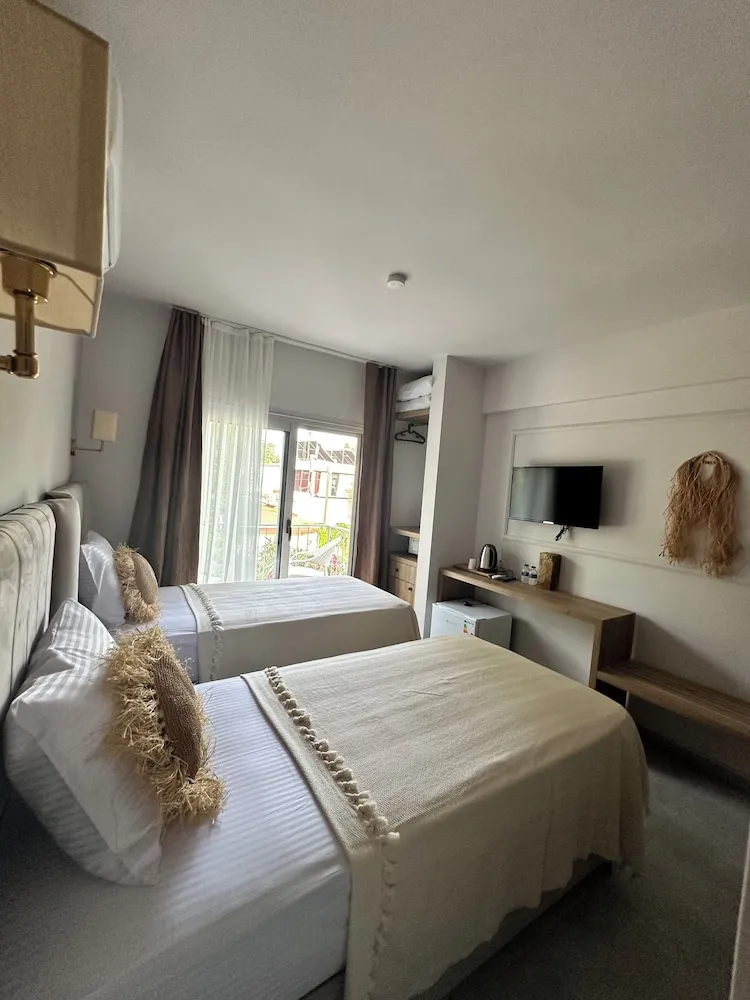 Superior İki Ayrı Yataklı Oda, Balkon, Bahçe Manzaralı
