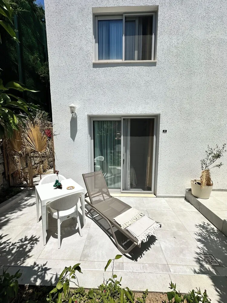 Romantic Oda, Veranda, Havuz Manzaralı