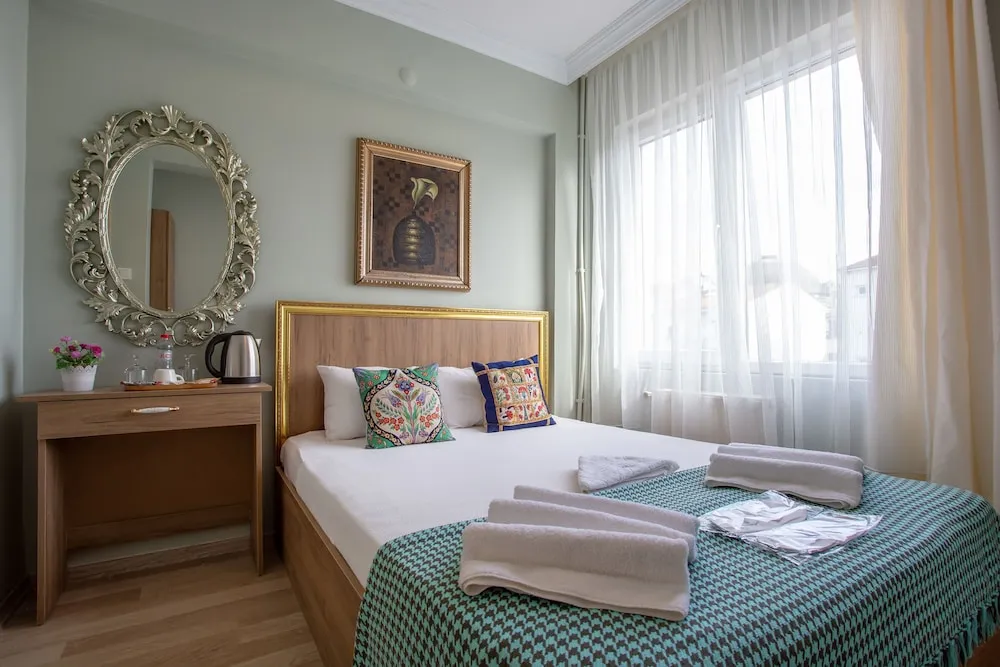 Economy Oda, 1 Büyük (Queen) Boy Yatak, Şehir Manzaralı