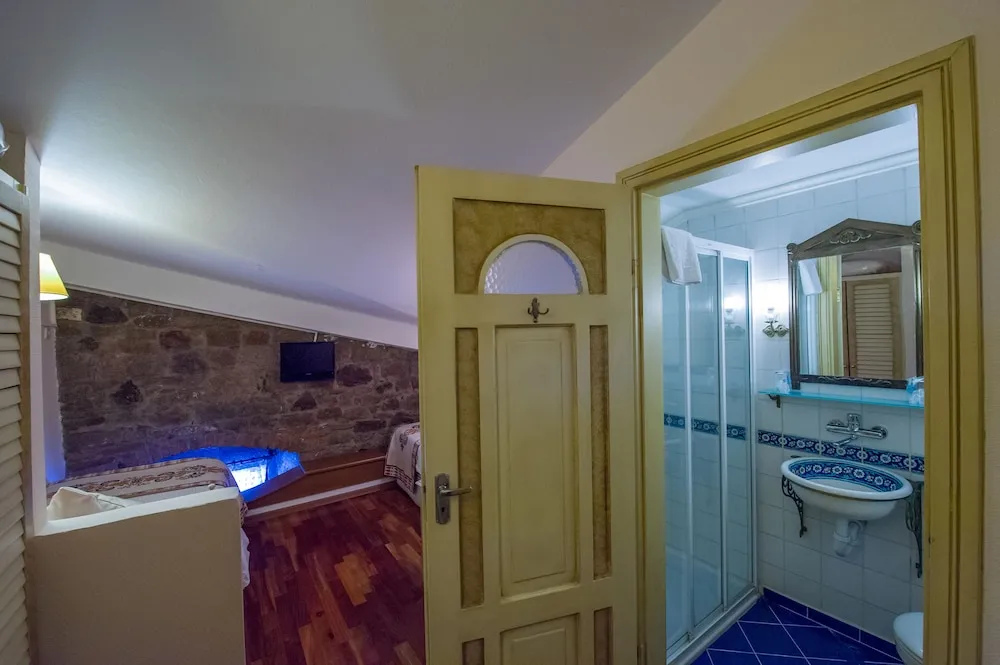 Economy Tek Kişilik Oda (Attic)