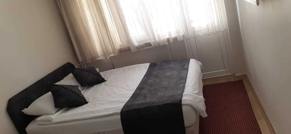 Standard Tek Büyük Yataklı Oda