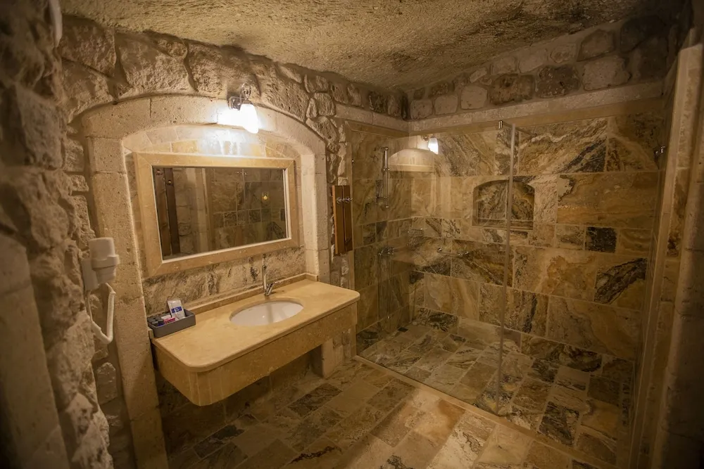 Superior Cave Room 203