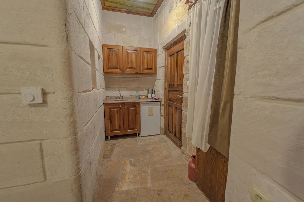 Deluxe Stone Room 303