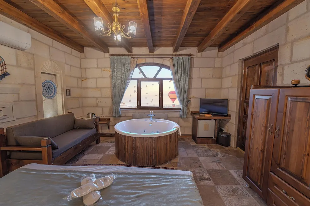 Oda (Superior Stone Room 304)