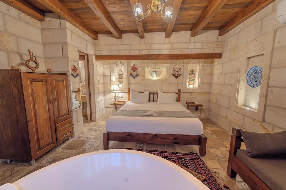 Oda (Superior Stone Room 304)