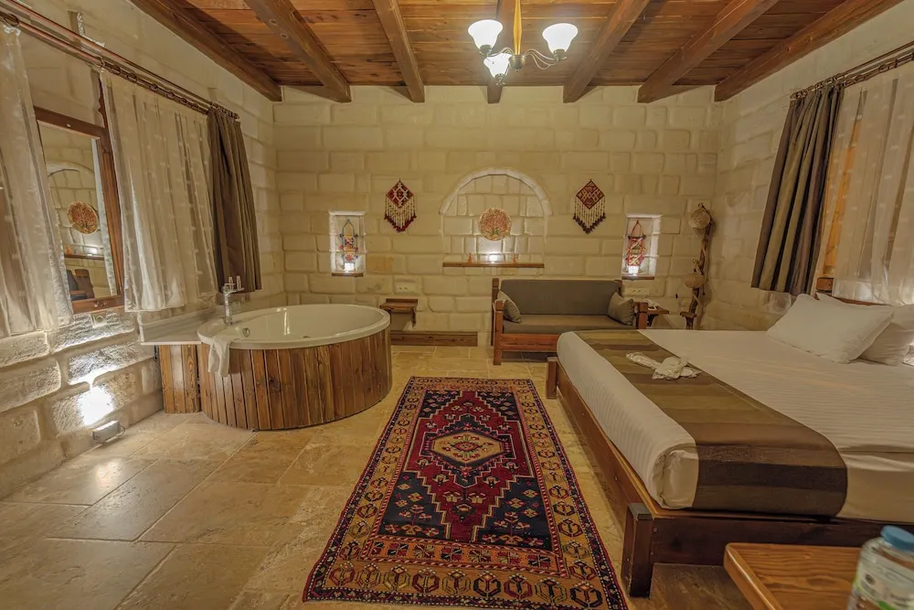 Superior Stone Room 302