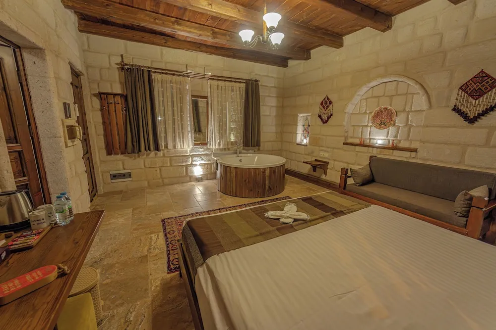 Superior Stone Room 302