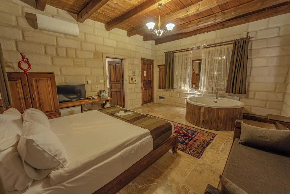 Superior Stone Room 302